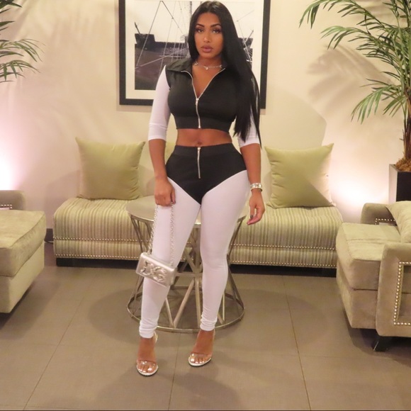 two piece sets - Picture 2 of 3